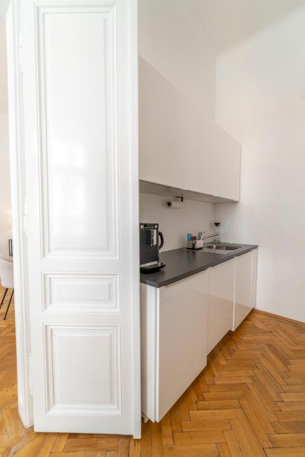 Josef'S Home I Premium Suite I Quiet & Central Wenen Buitenkant foto